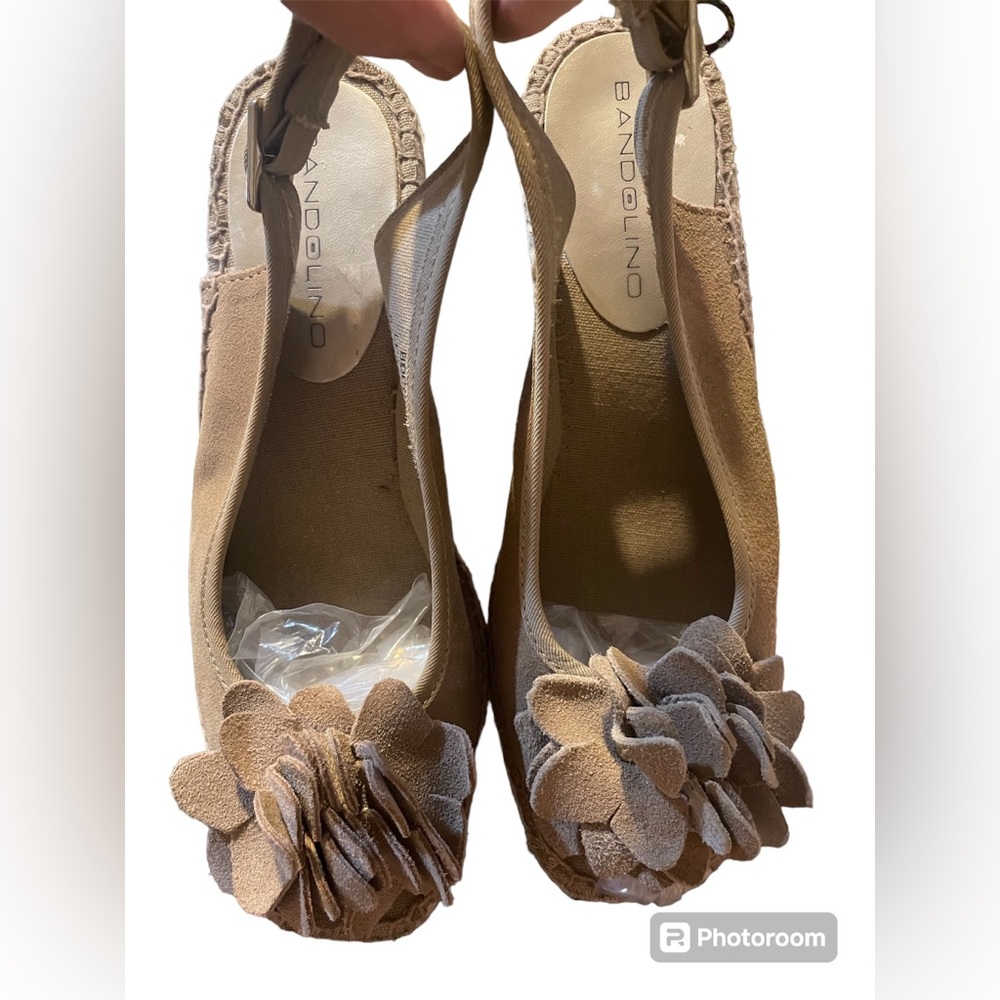 BANDOLINO “Cordelia” Tan Suede Peep Toe Wedge Leather suede espadrillesEUC